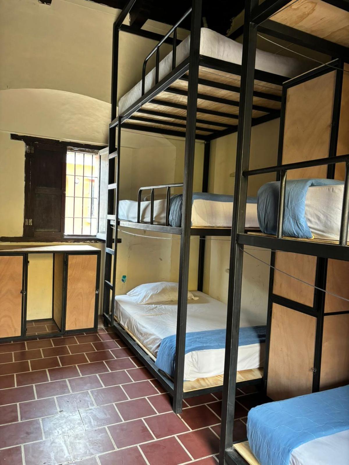 Volko Party Hostel Antigua Ngoại thất bức ảnh