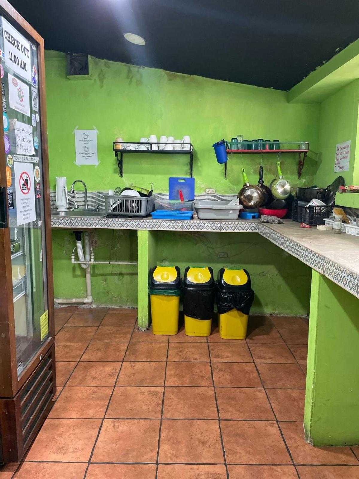 Volko Party Hostel Antigua Ngoại thất bức ảnh