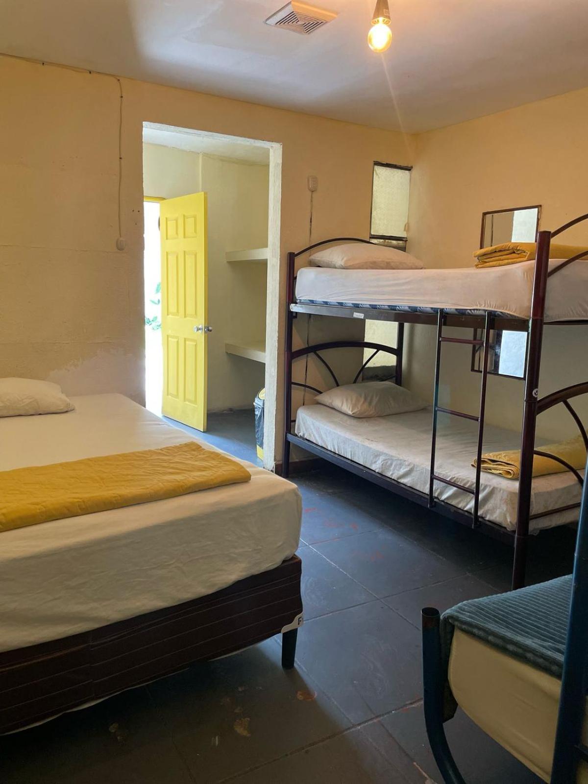 Volko Party Hostel Antigua Ngoại thất bức ảnh